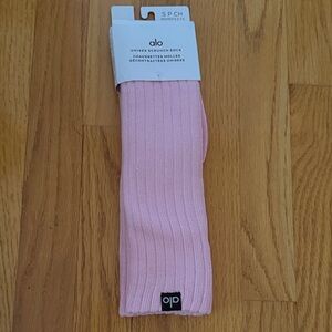 Alo Pink sweet pink Scrunch Socks